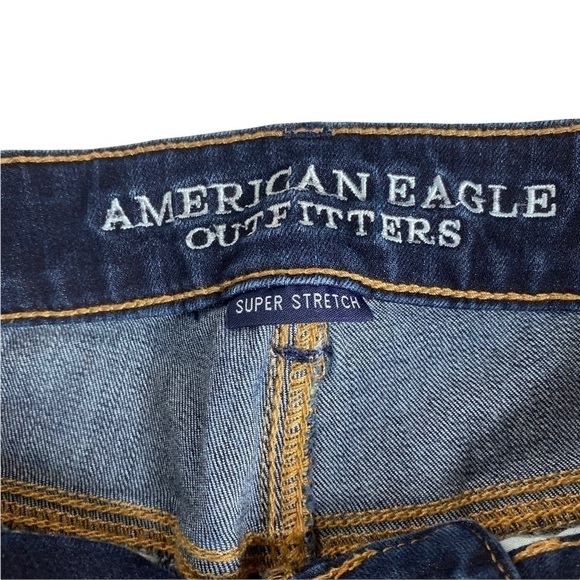 American Eagle Outfitters Super Stretch MIDI Shorts. Size 2 - Picture 5 of 6